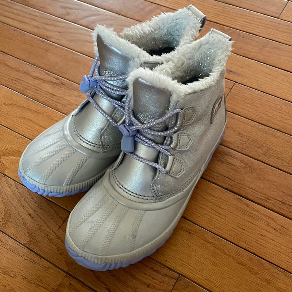 Sorel winter shoes kids size 6